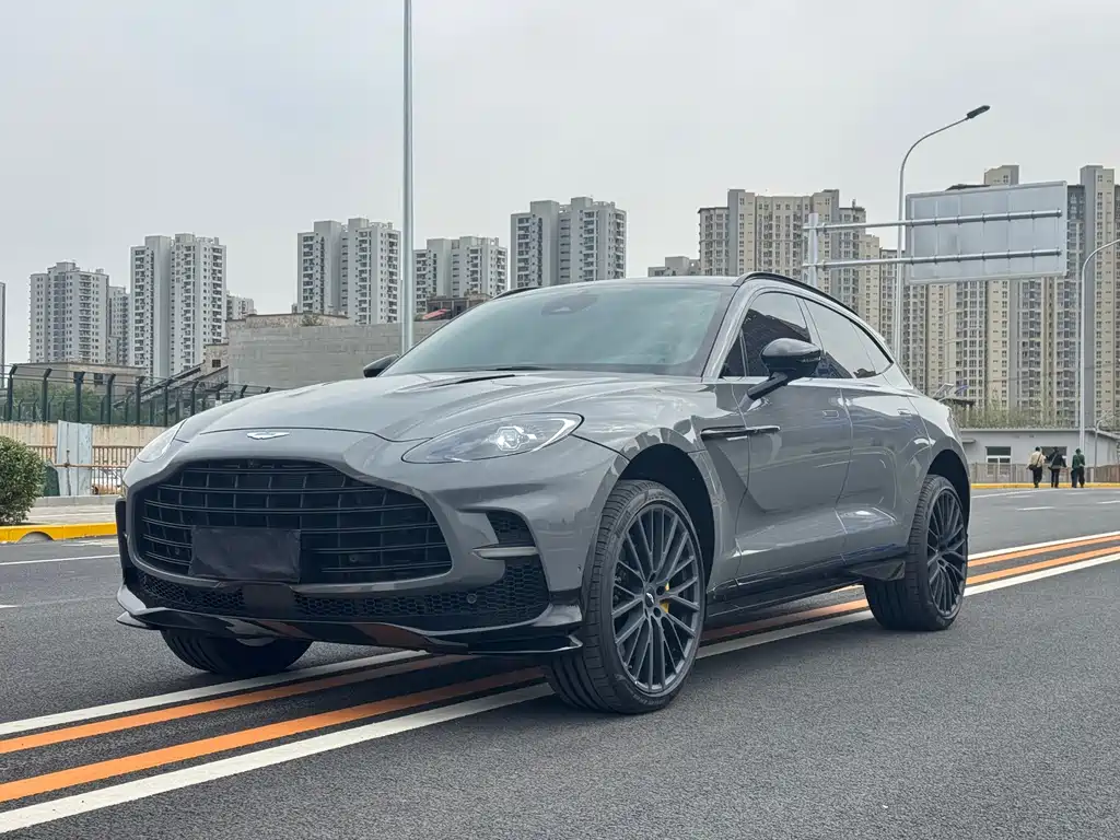 Aston Martin DBX 2026