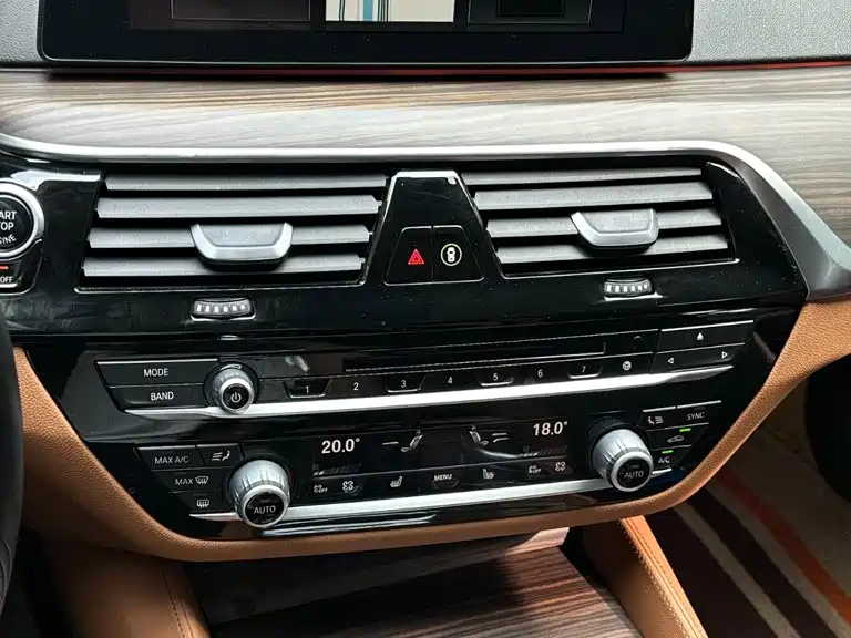 BMW 6 Series GT — миниатюра 8