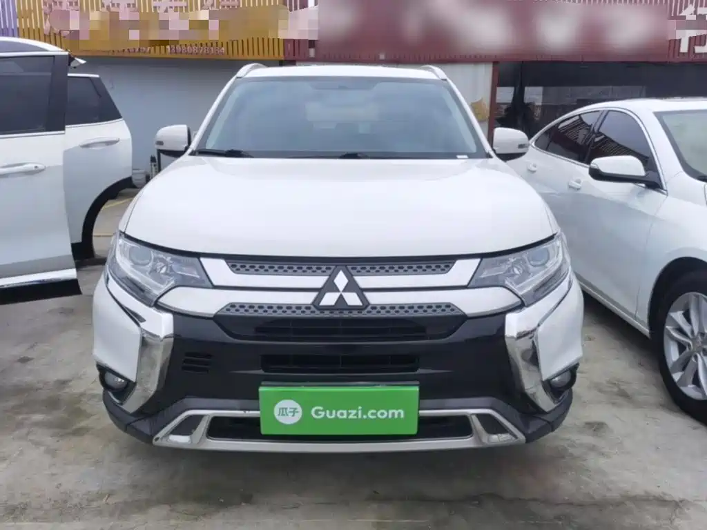 Mitsubishi Outlander — миниатюра 3