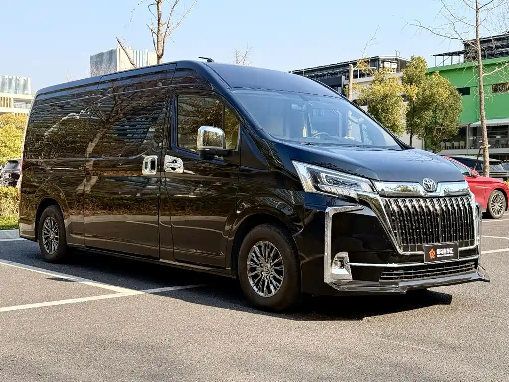 Toyota Hiace — миниатюра 2