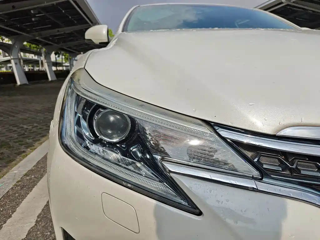 Toyota Reiz — миниатюра 9