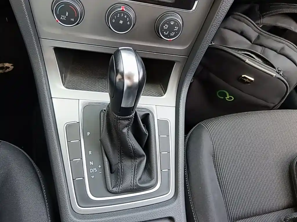 Volkswagen Golf — миниатюра 14