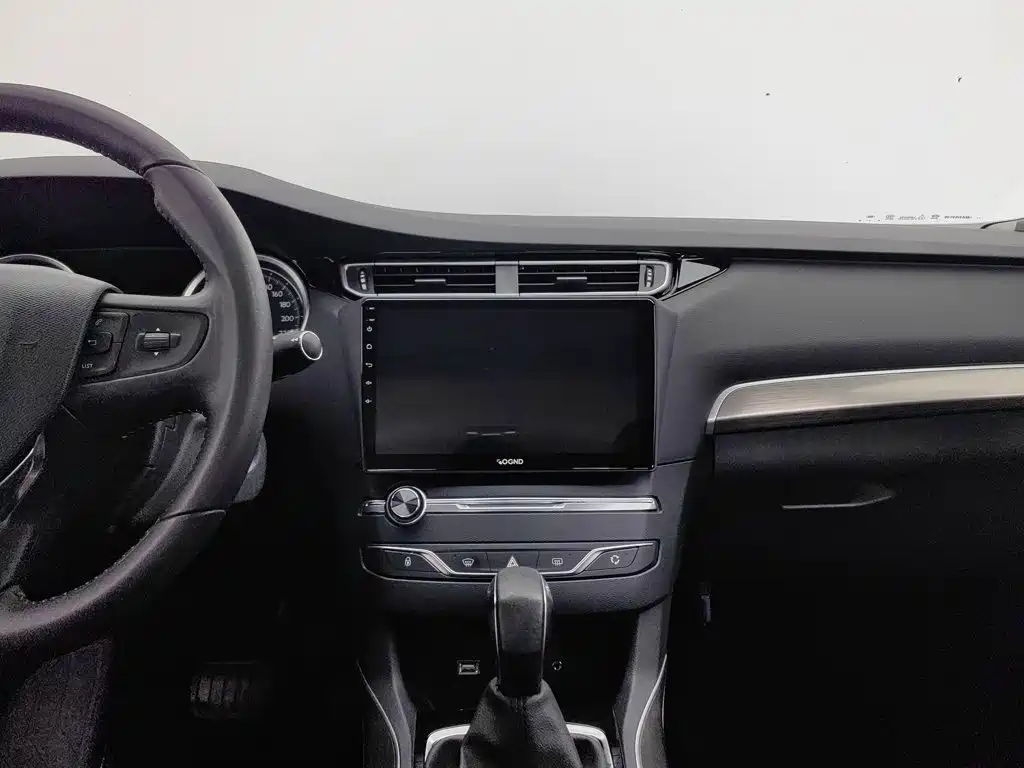 Peugeot 408 — миниатюра 12