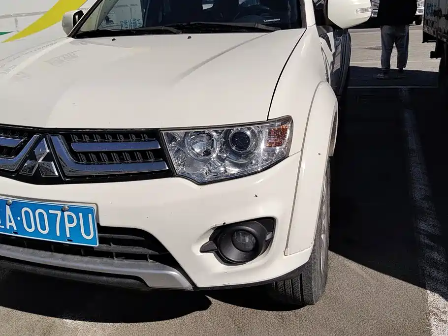 Mitsubishi Pajero Sport — миниатюра 4