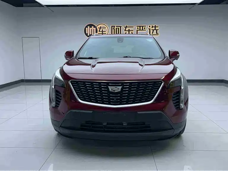 CADILLAC XT4