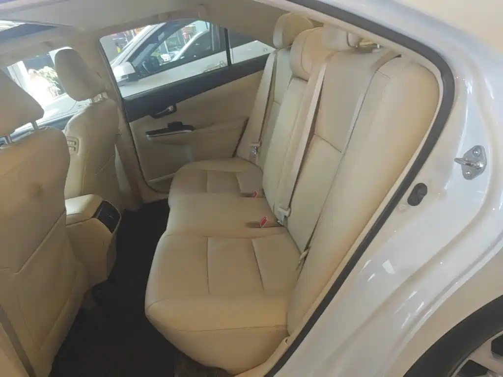 Toyota Camry — миниатюра 17