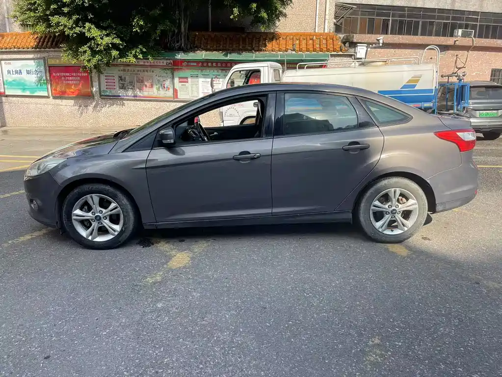 Ford Focus 2012 1.6L AT Comfort