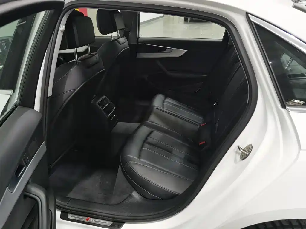 Audi A4L — миниатюра 15