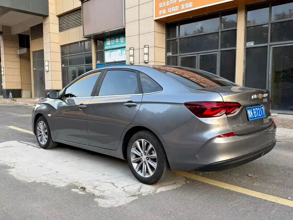 Chevrolet Monza — миниатюра 4