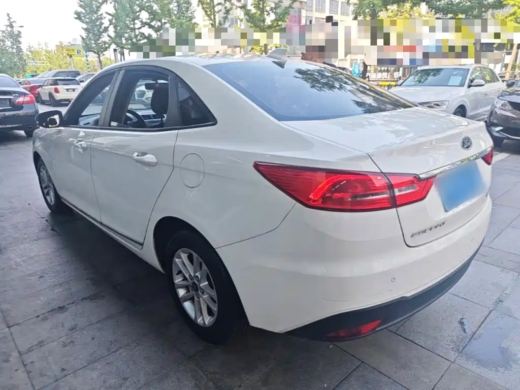 Ford Escort — миниатюра 5
