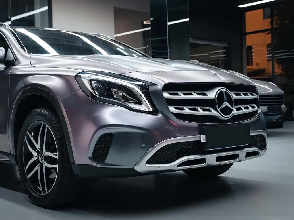 MERCEDES-BENZ GLA