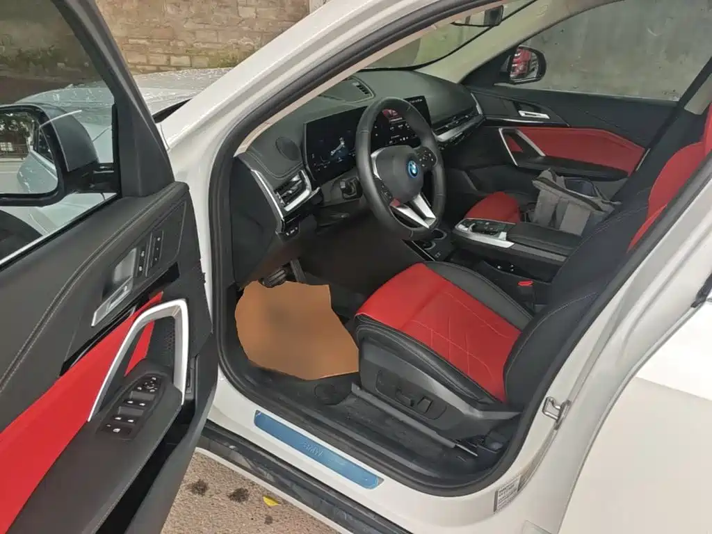 BMW iX1 — миниатюра 16