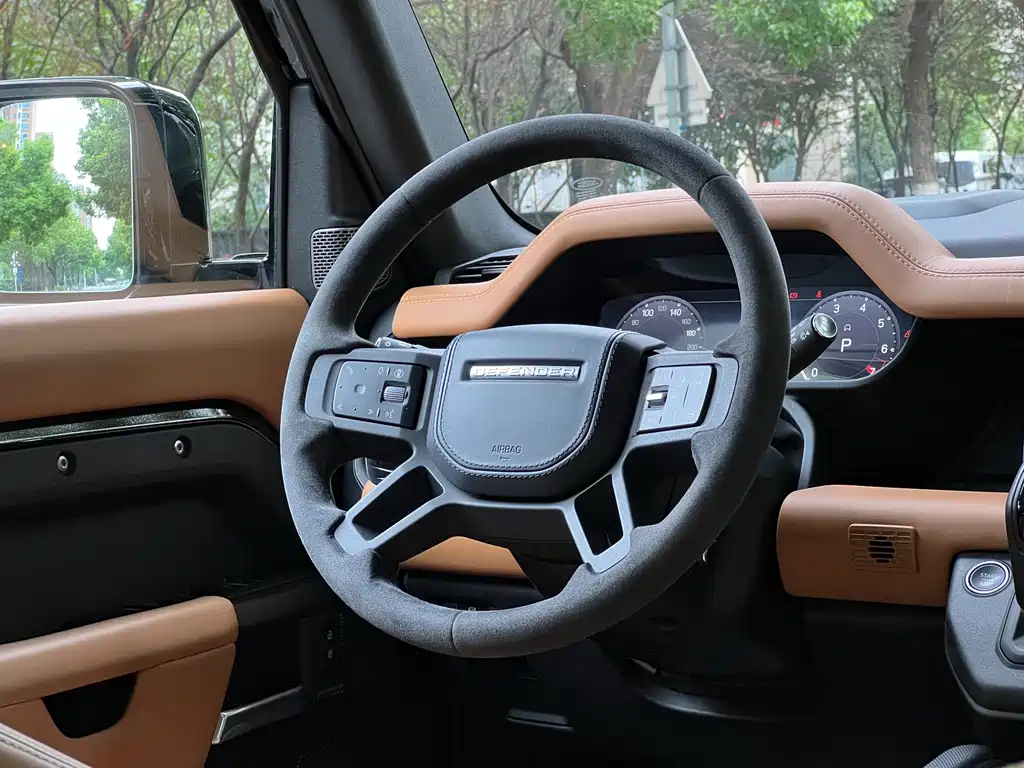 Land Rover Defender — миниатюра 11