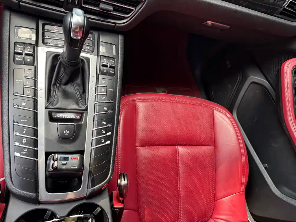 Porsche Macan — миниатюра 6