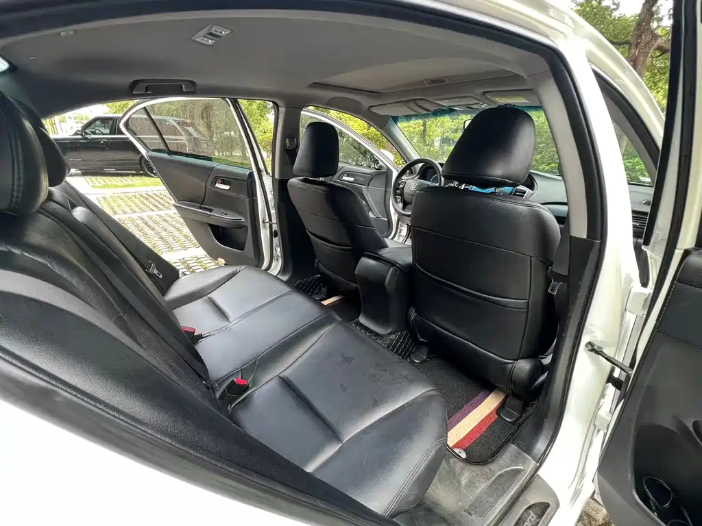 Honda Accord — миниатюра 14