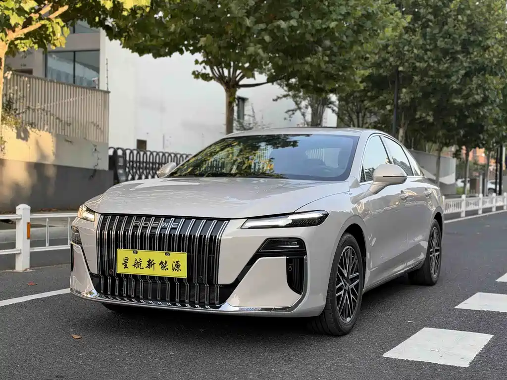 Roewe M7 DMH