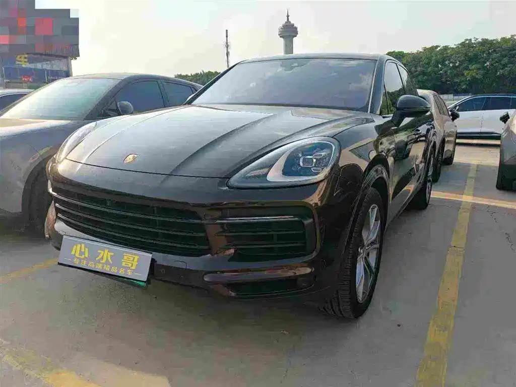 Porsche Cayenne Hybrid 2022