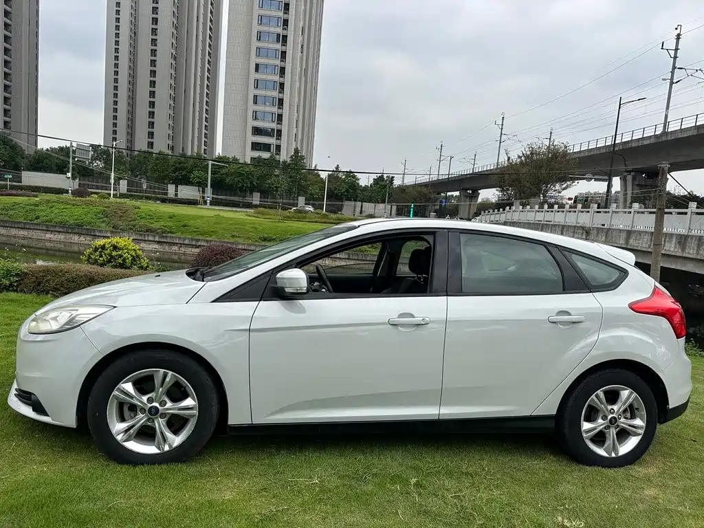 Ford Focus — миниатюра 7