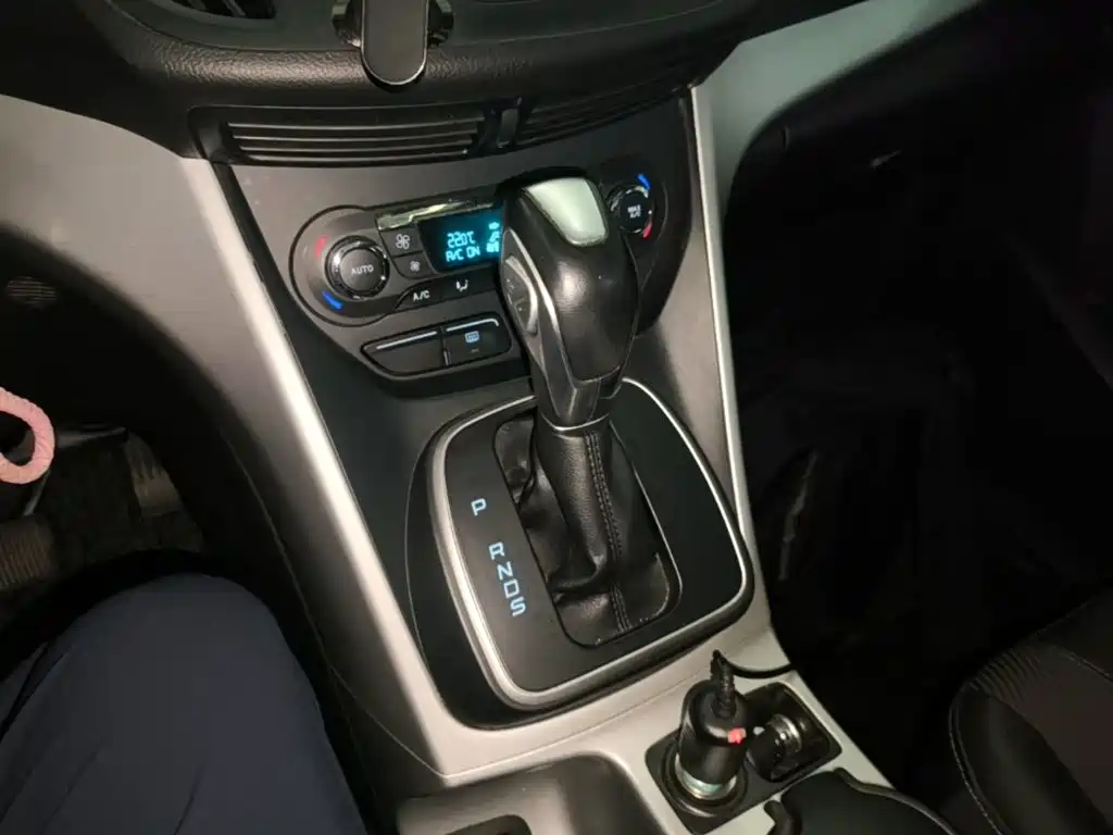 Ford Kuga — миниатюра 14