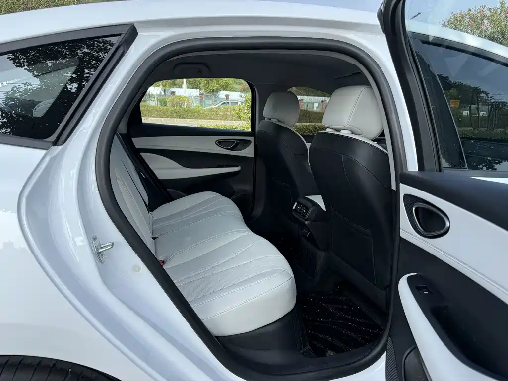 BYD Seal 05 DM-i — миниатюра 9