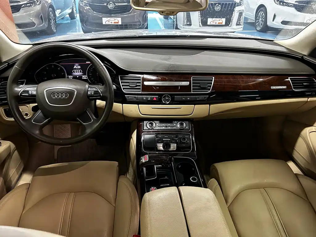 Audi A8 — миниатюра 7