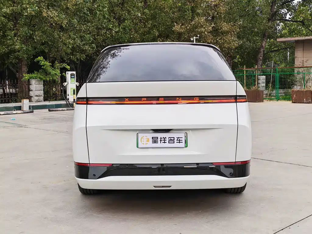 XPeng X9 — миниатюра 8