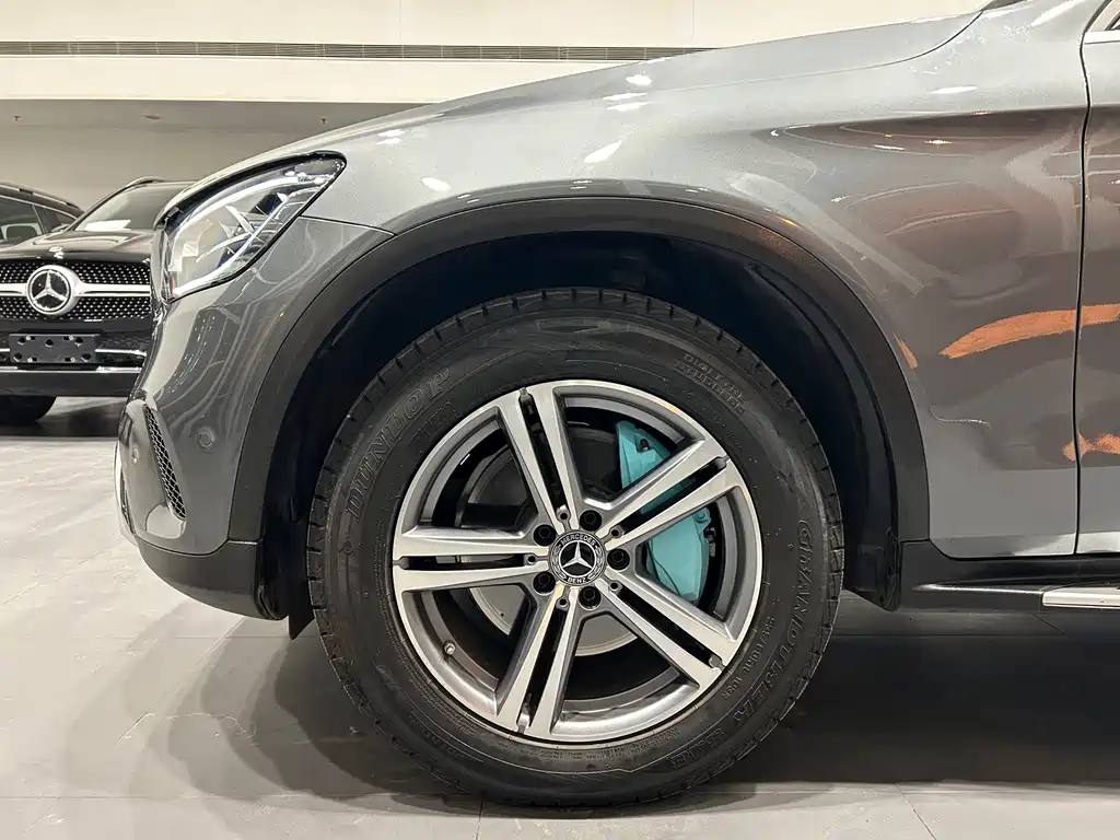 MERCEDES-BENZ GLC