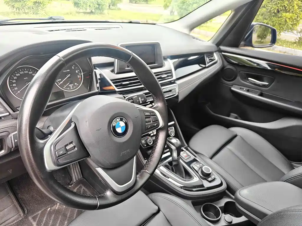 BMW 2 Series Active Tourer — миниатюра 13