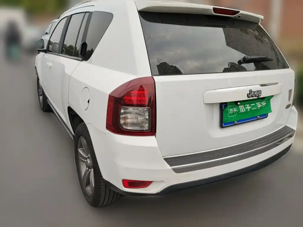 Jeep Compass (Import) — миниатюра 25