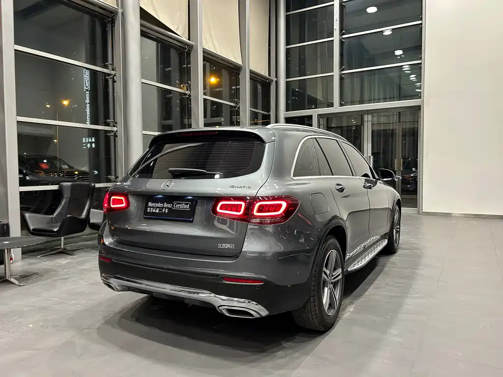 MERCEDES-BENZ GLC