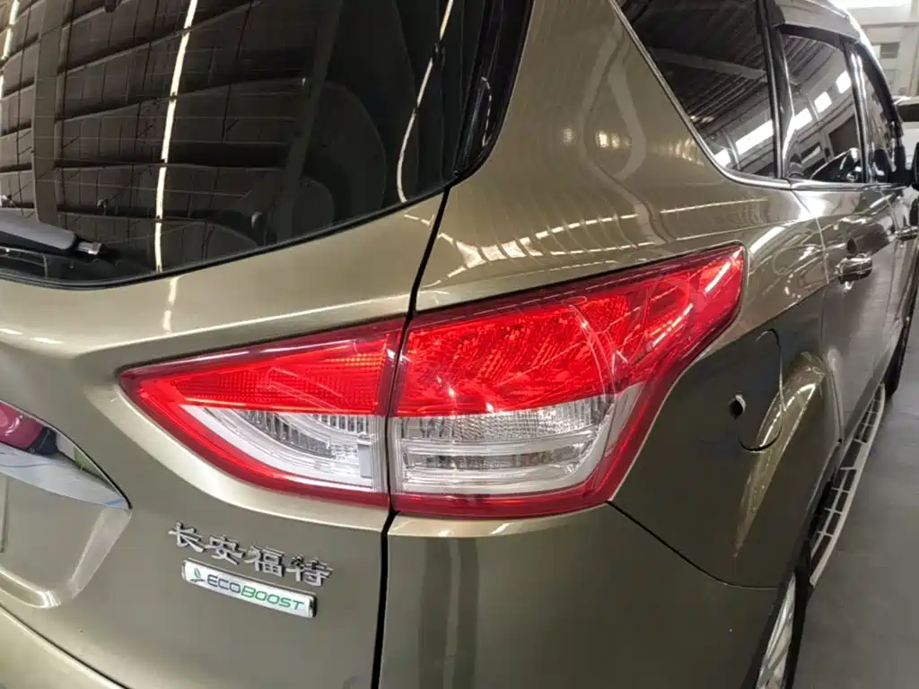 Ford Kuga — миниатюра 8