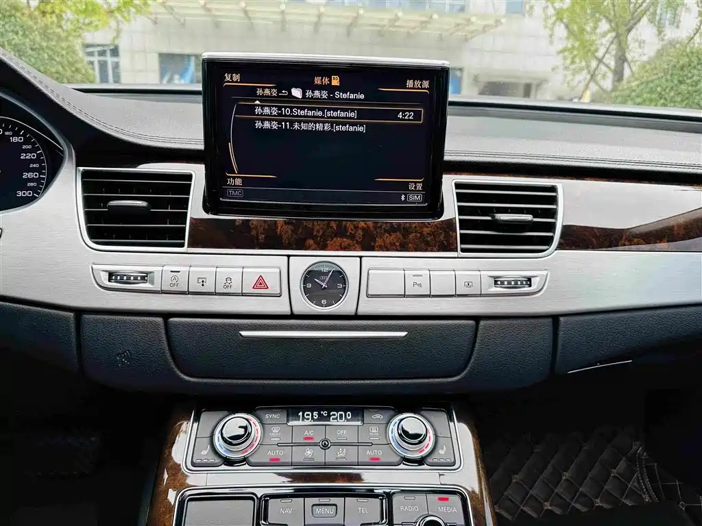 Audi A8 — миниатюра 18