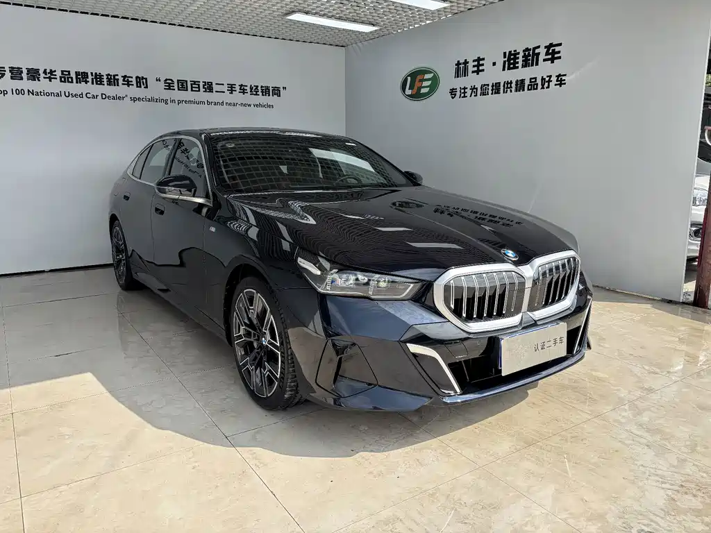 BMW 5 Series — миниатюра 4