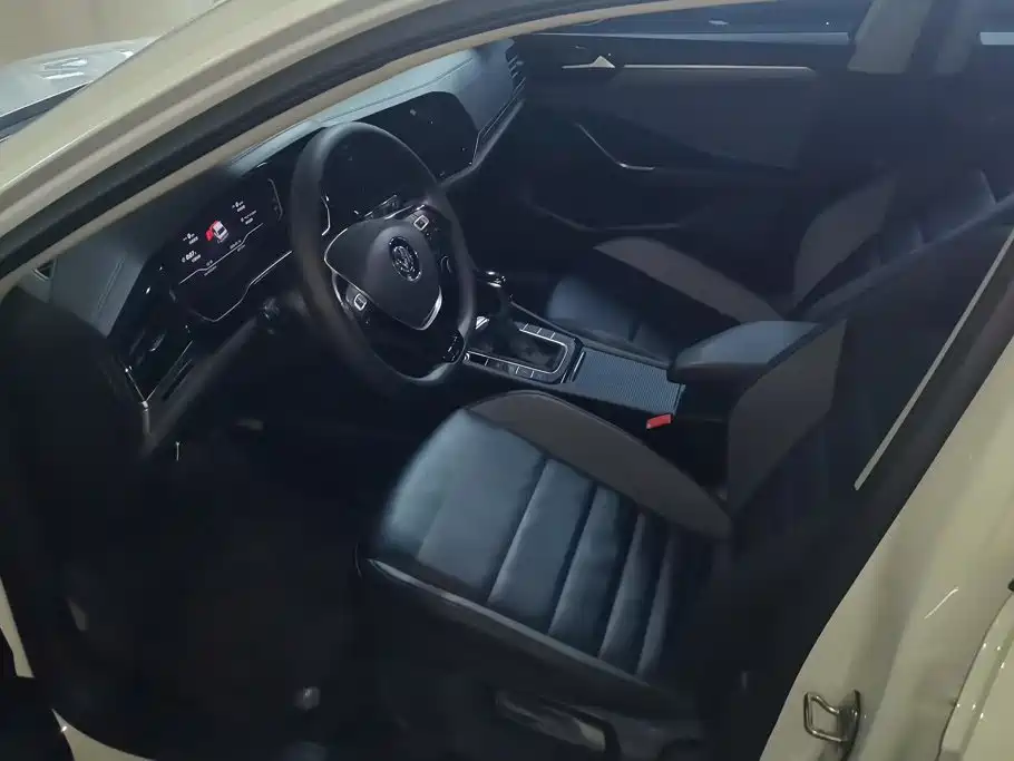 Volkswagen Sagitar 2022 200TSI DSG