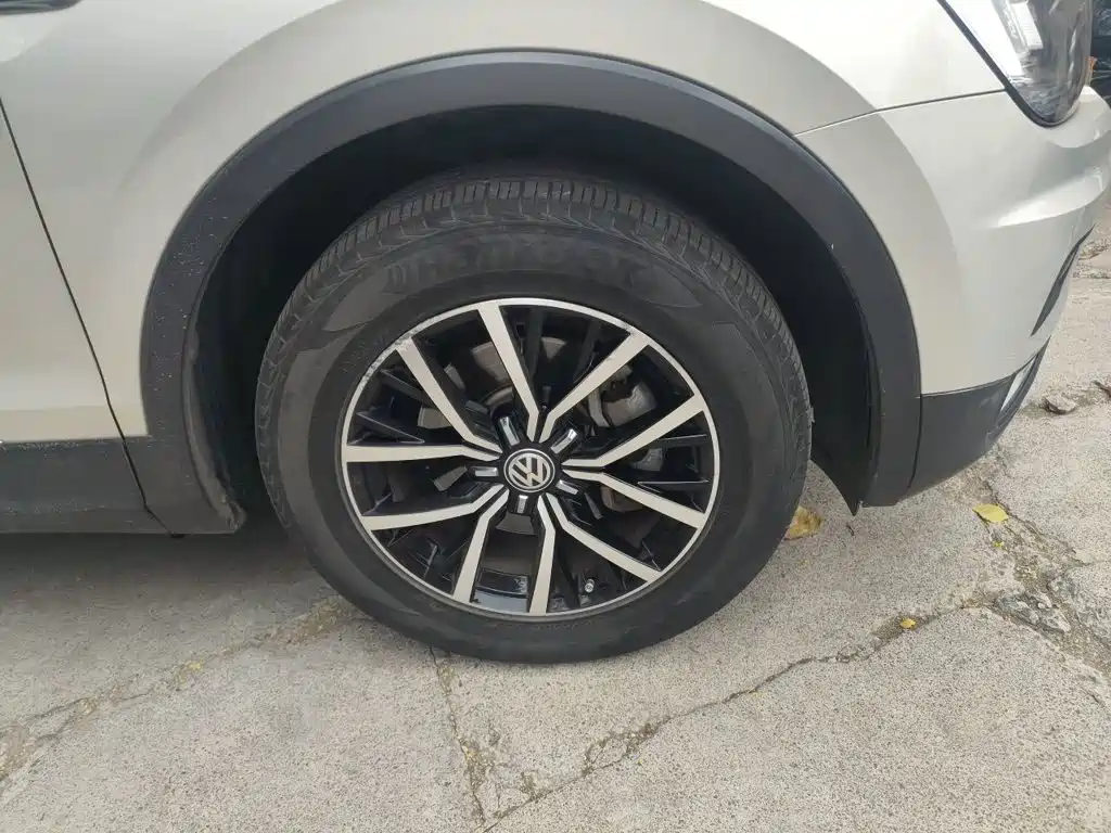 Volkswagen Tiguan L — миниатюра 24