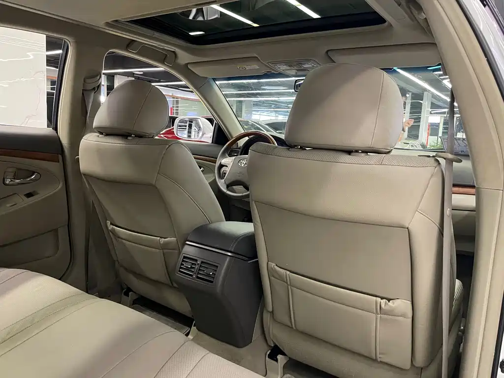 Toyota Camry — миниатюра 10