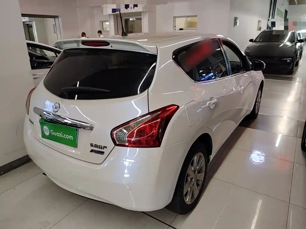 Nissan Tiida — миниатюра 7