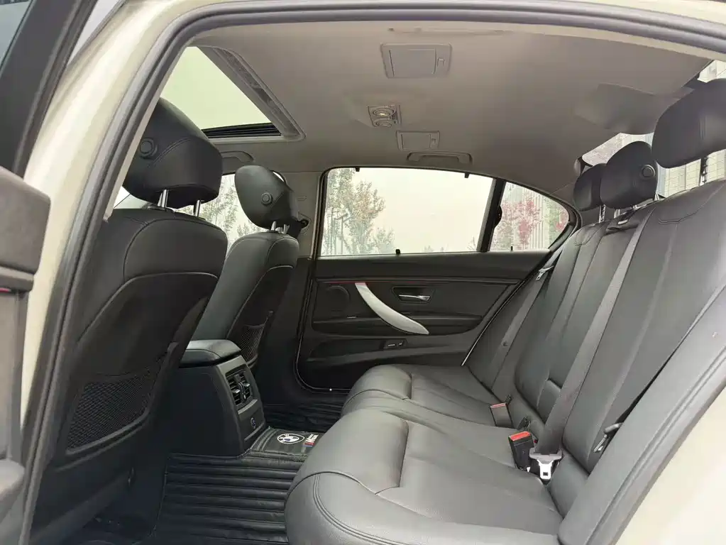 BMW 3 Series — миниатюра 15
