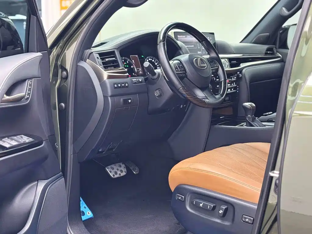 Lexus LX — миниатюра 18