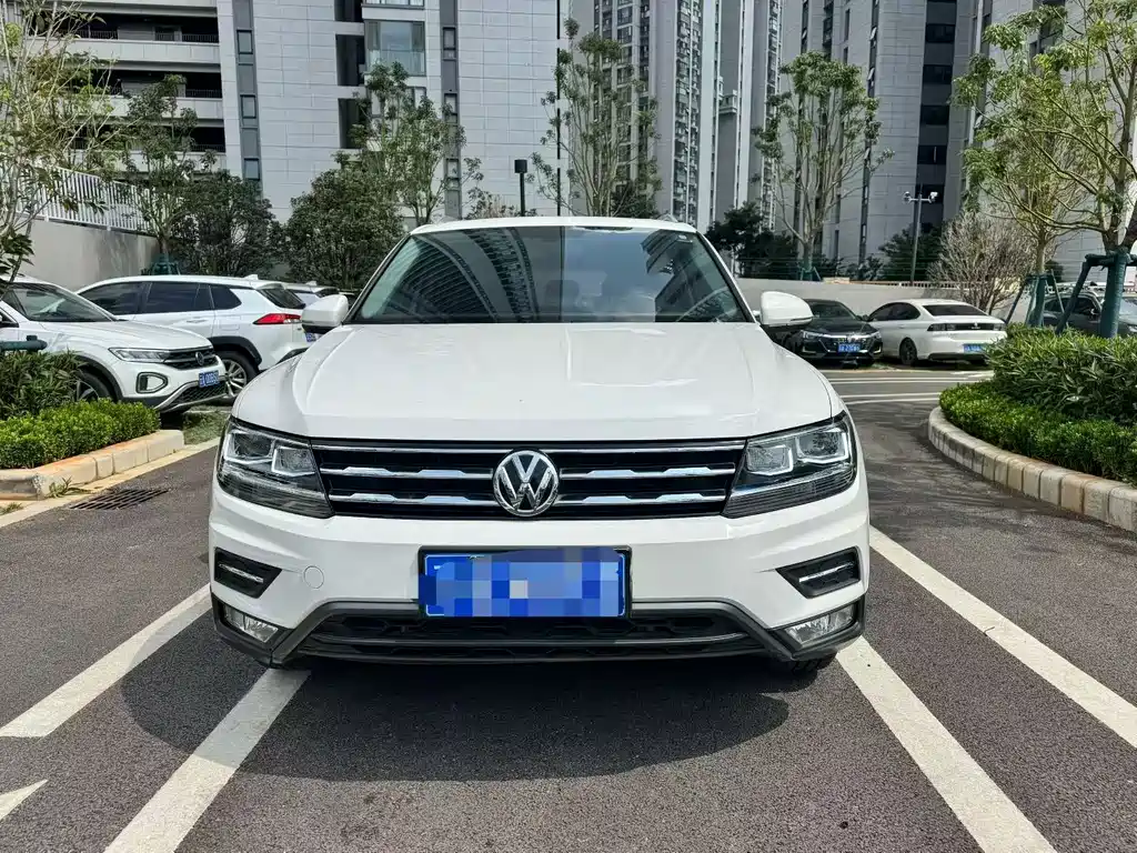 Volkswagen Tiguan L — миниатюра 2
