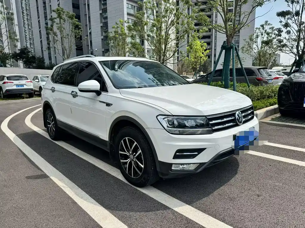 Volkswagen Tiguan L — миниатюра 3