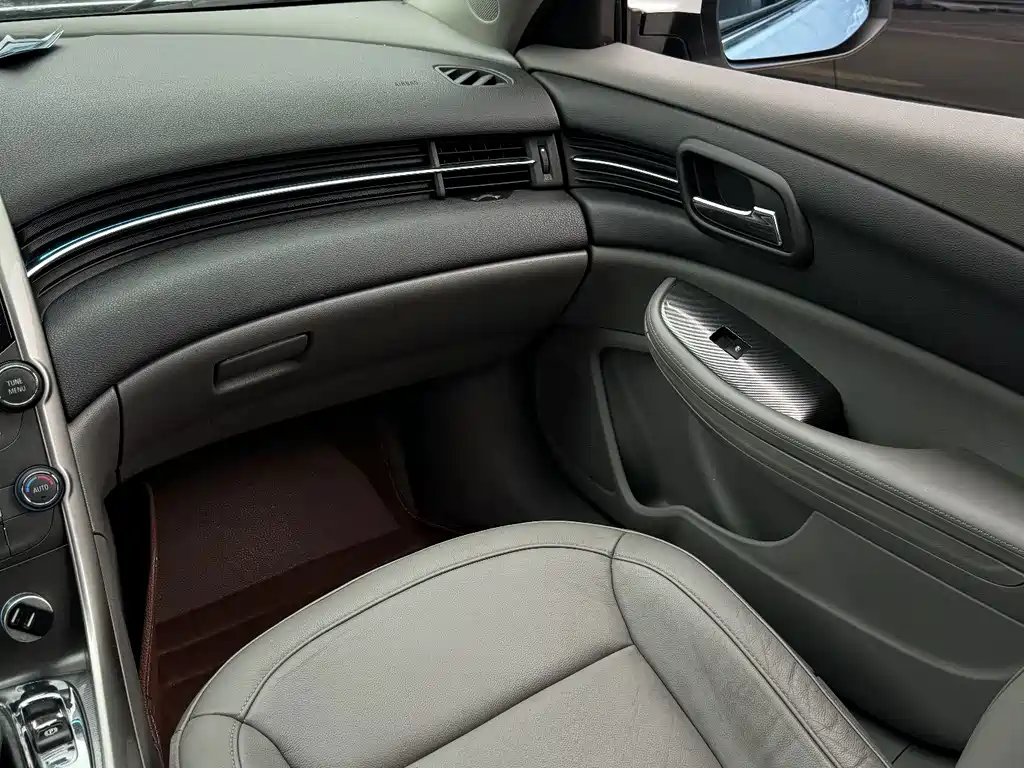 Chevrolet Malibu — миниатюра 10