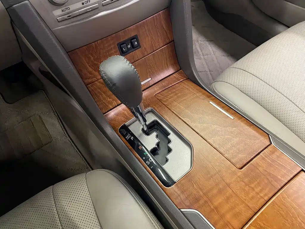 Toyota Camry — миниатюра 24