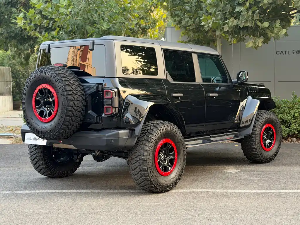Ford Bronco — миниатюра 3
