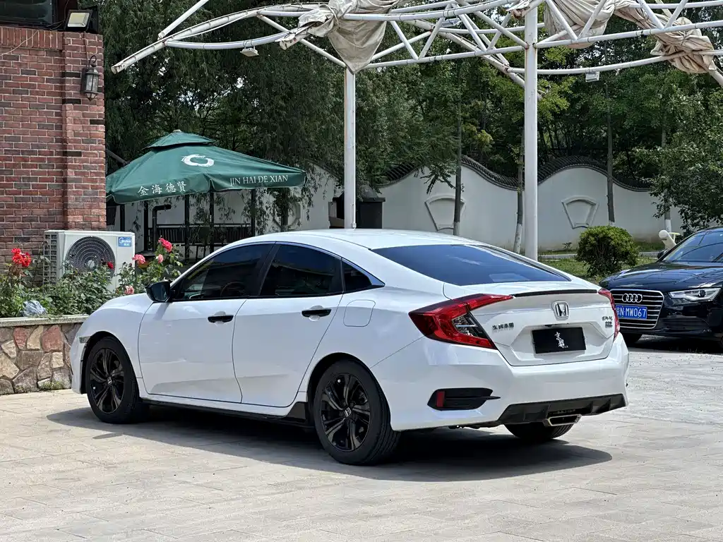 Honda Civic 2019 220TURBO CVT V