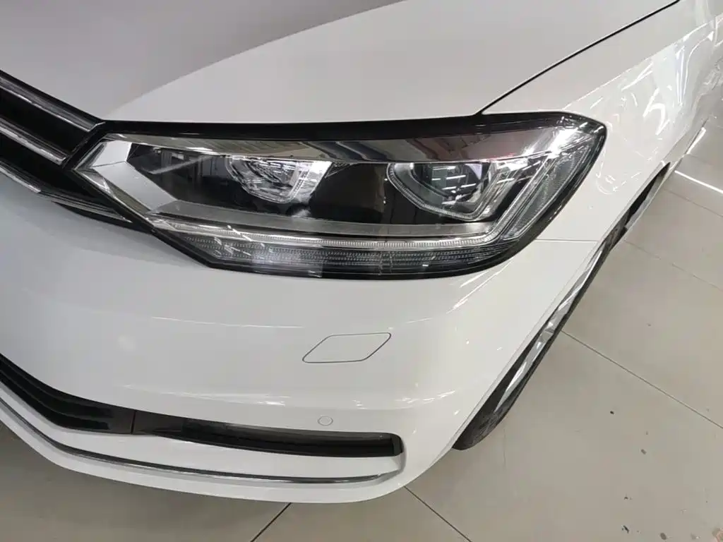 Volkswagen Touran — миниатюра 24