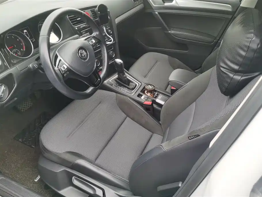 Volkswagen Golf 2018 230TSI AT Comfort