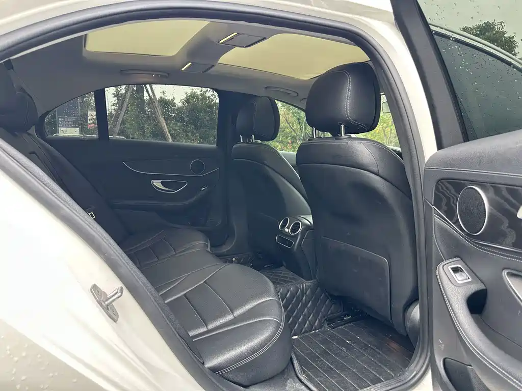 Mercedes-Benz C-Class — миниатюра 16