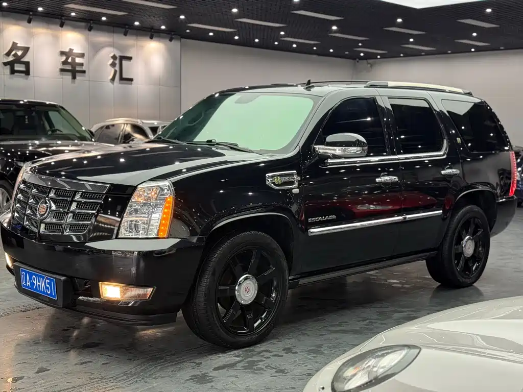 Cadillac Escalade — миниатюра 3