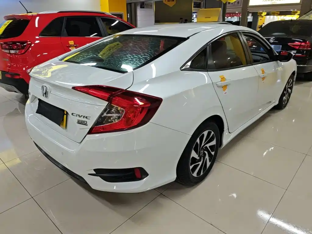 Honda Civic 2016 220TURBO CVT Luxury